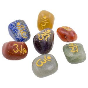 CONJUNTO CANTOS RODADOS MINERALES GRABADOS 7 CHAKRAS