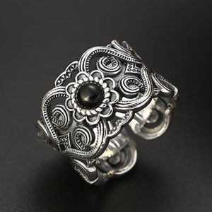 Anillo Flor Circonita Negra