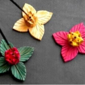 Portaincienso Madera Flor Abierta Colores 6cm